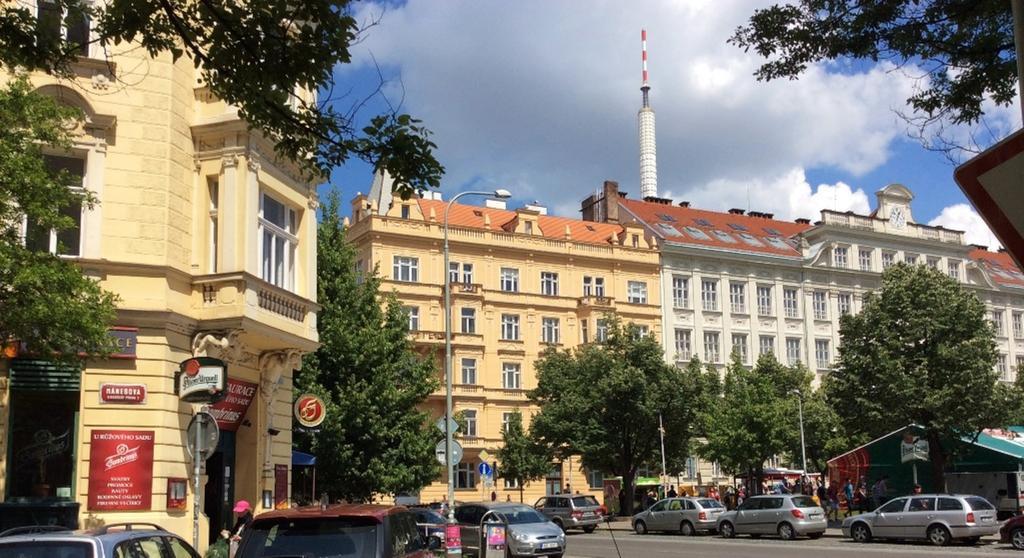 Modern Apartment Riegrovy Sady Praag Buitenkant foto